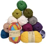 Haug med Extrafine Merino 120-nøster i ensfargede farger og en stripete flerfarget variant